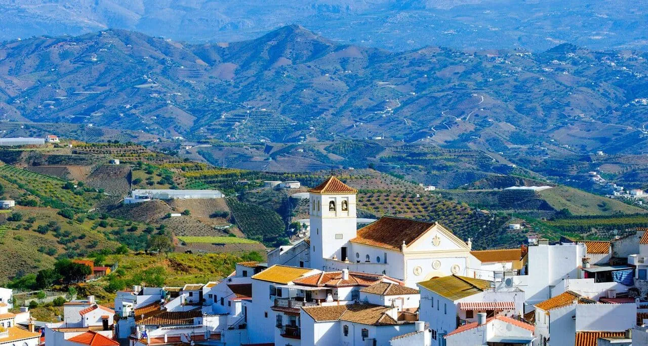 Frigiliana: El Encanto Histórico de la Axarquía
