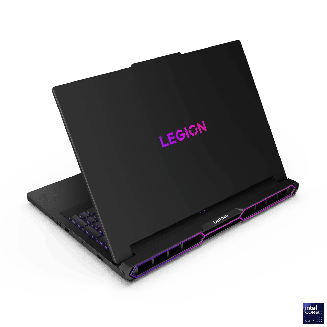 Jugador profesional usando la Lenovo Legion Pro 7i Gen 10, el equipo ideal para gamers competitivos