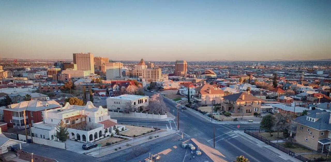 Vista panorámica de El Paso, Texas, ciudad estadounidense donde el 70% de la población habla español.