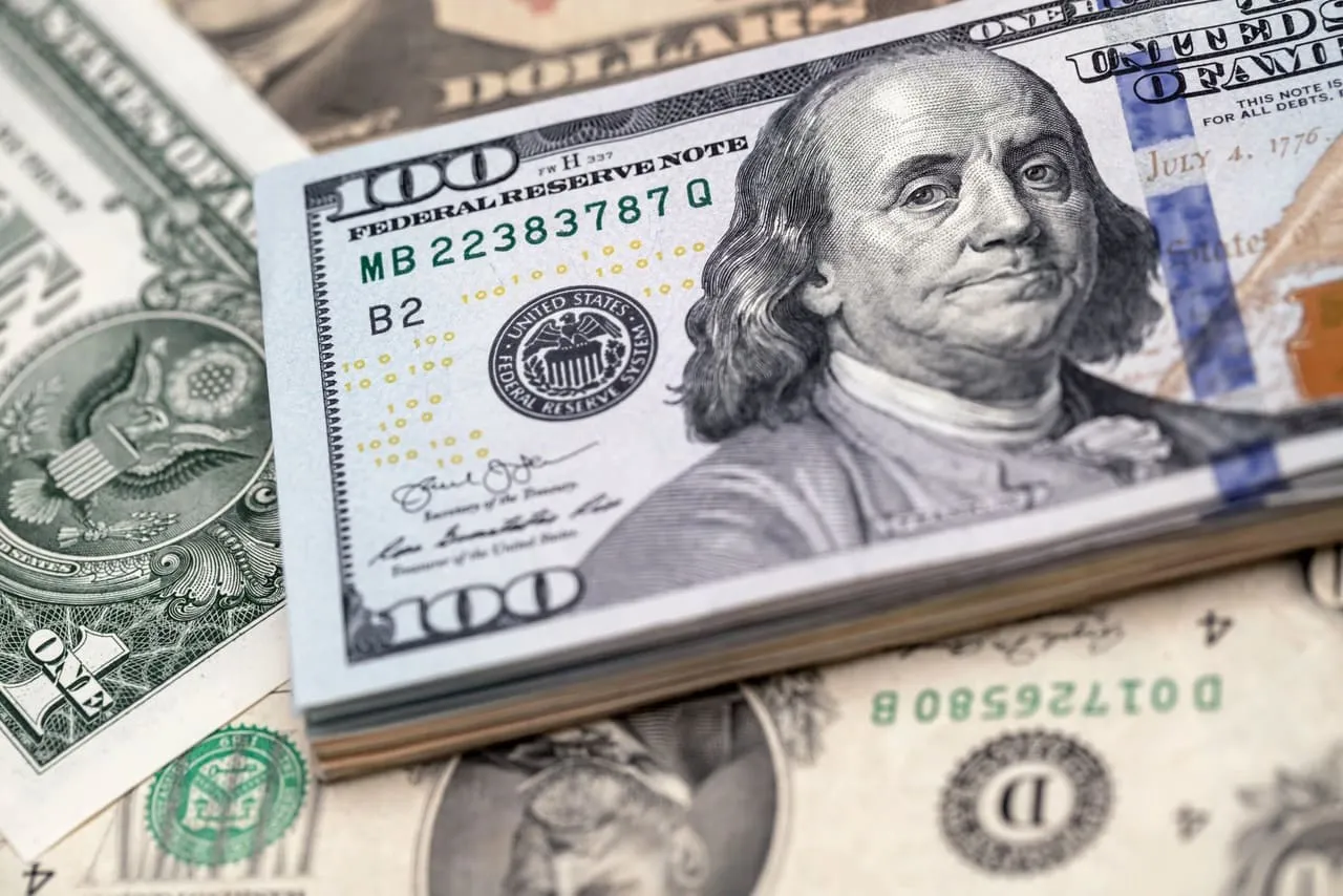 Estabilidad en el dólar blue: un reflejo del mercado paralelo