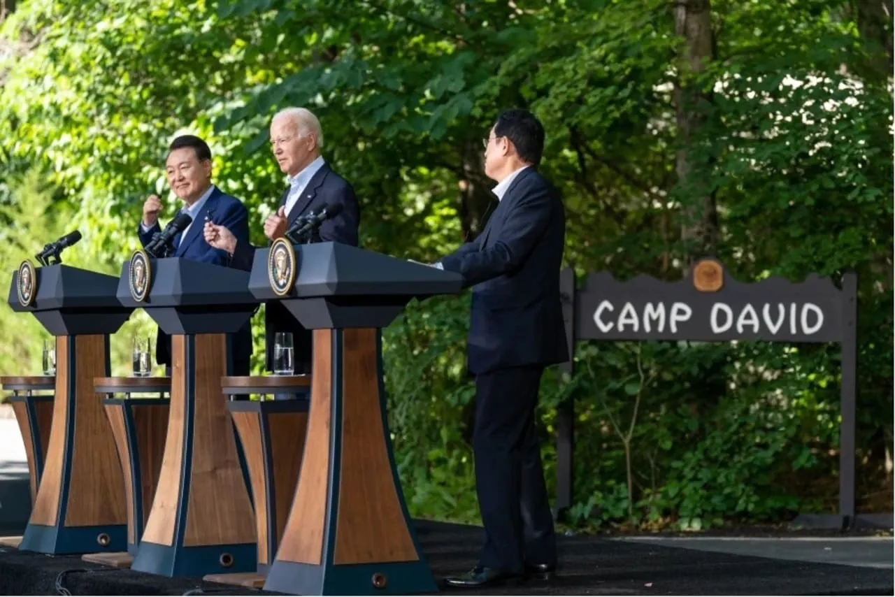Líderes de Estados Unidos, Japón y Corea del Sur Condenan Acciones de China en el Mar de la China Meridional
