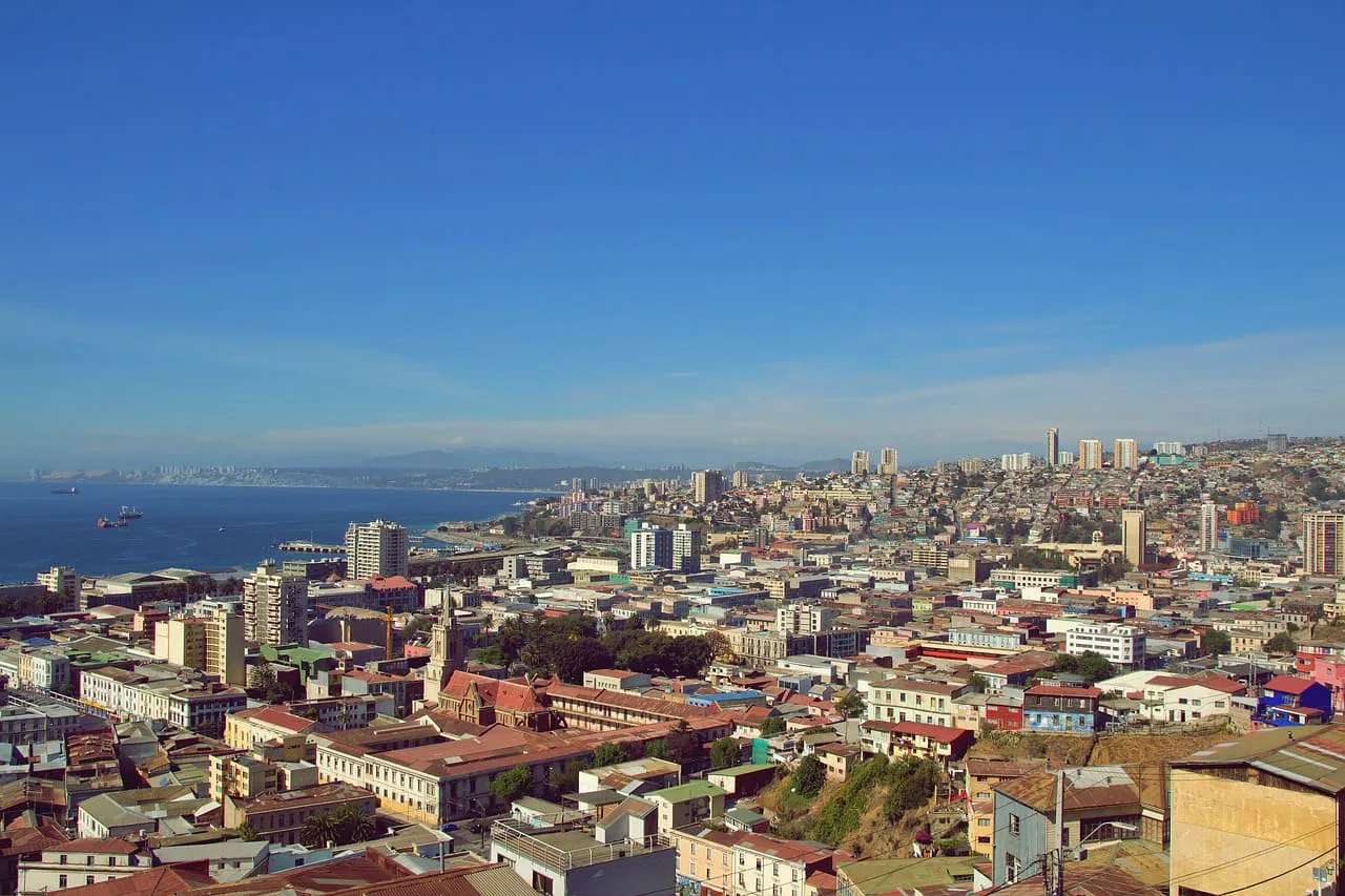 Descubre Valparaíso desde los cerros Bellavista y Florida: Un recorrido más allá de «La Sebastiana»