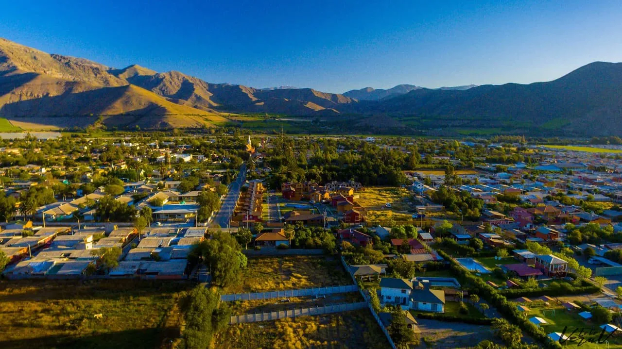 Vicuña: El Destino que Aspira a Ser el Nuevo Ícono del Verano en Chile