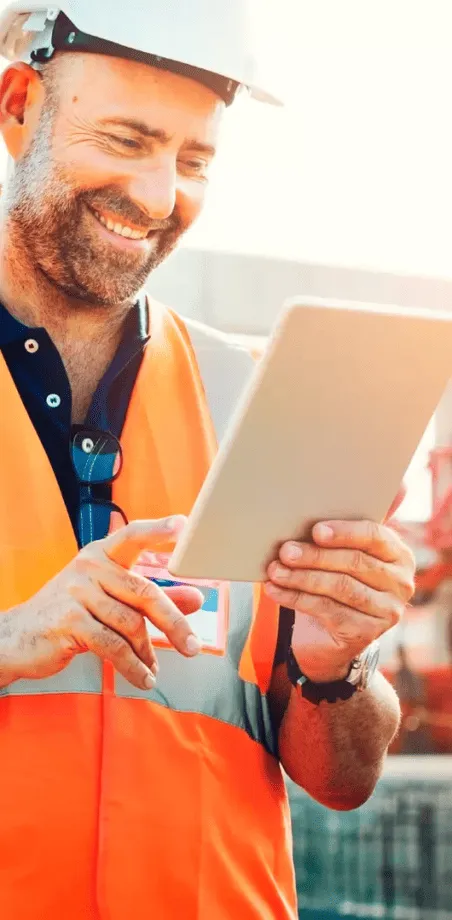 Implementación de Lean Construction en obra para mejorar la productividad y reducir costos.