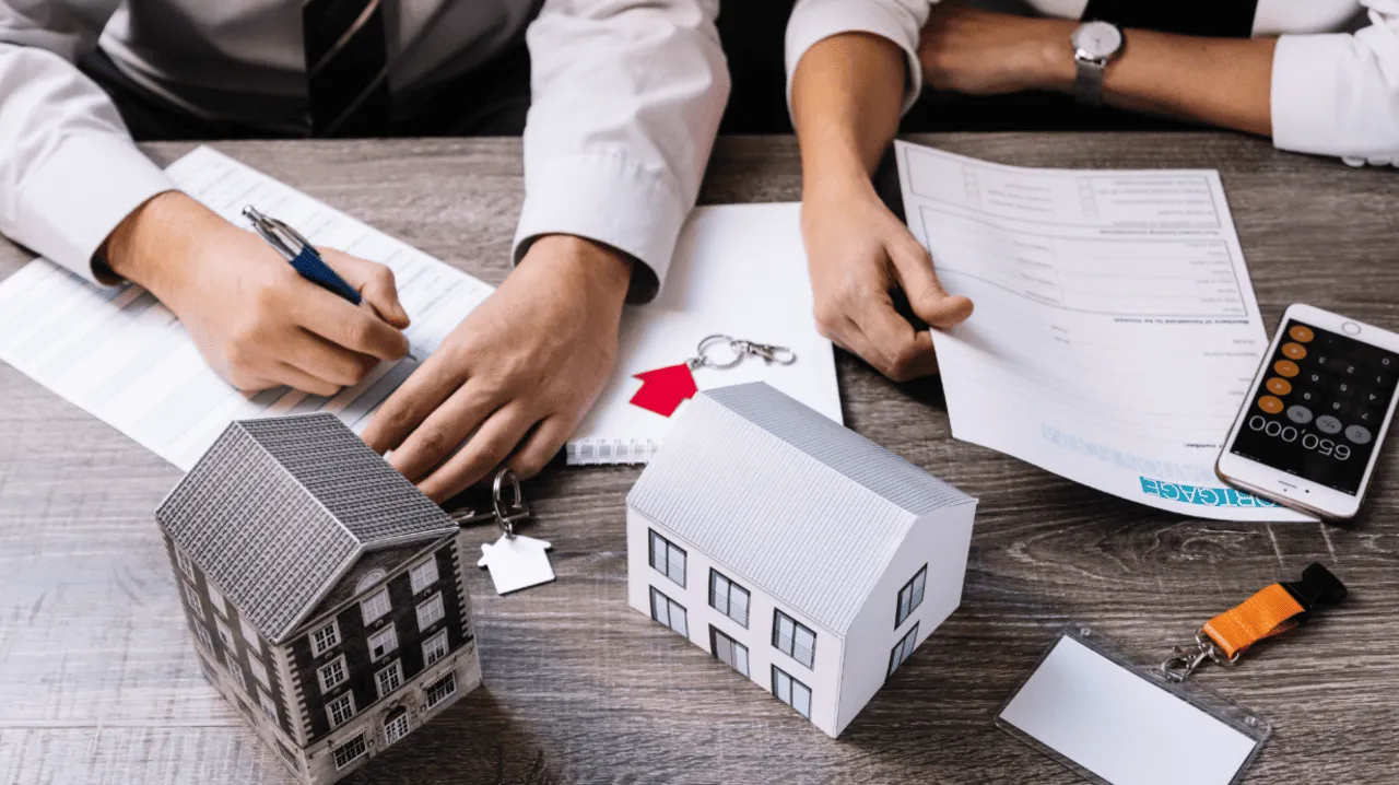 Tasas hipotecarias a la baja, pero persiste el pesimismo en la inversión inmobiliaria