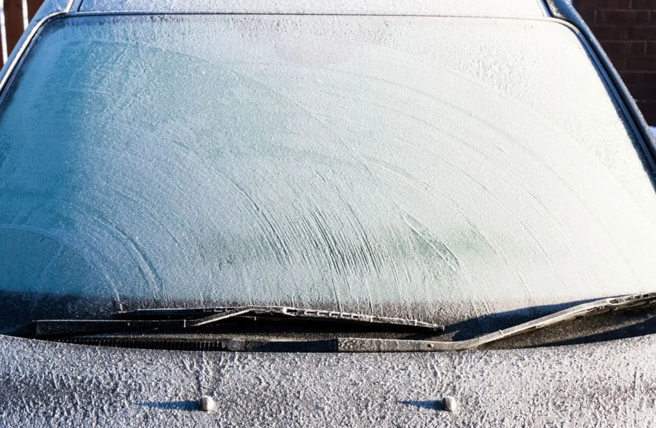 Cómo Descongelar el Parabrisas de tu Auto en Invierno: Consejos Prácticos