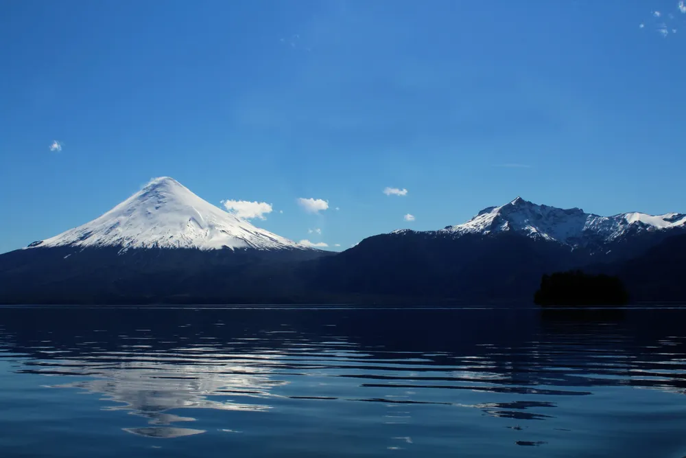 V-Osorno-y-Cerro-la-picada-Nicolas-Vivar-scaled