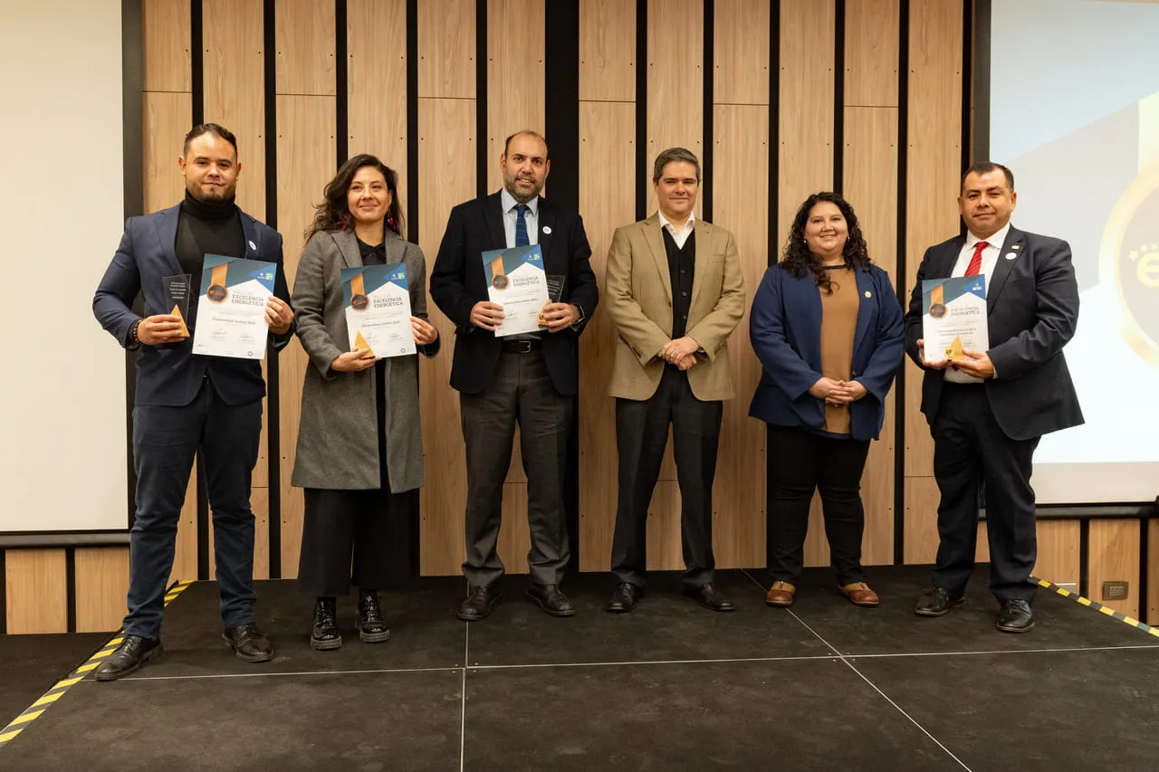 Autoridades UCSC celebran categoría Bronce del Sello de Excelencia Energética otorgado por el Ministerio de Energía