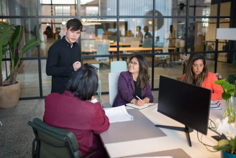 Tiempo a la carta: cómo las empresas hispanas están transformando la jornada laboral en una ventaja competitiva real